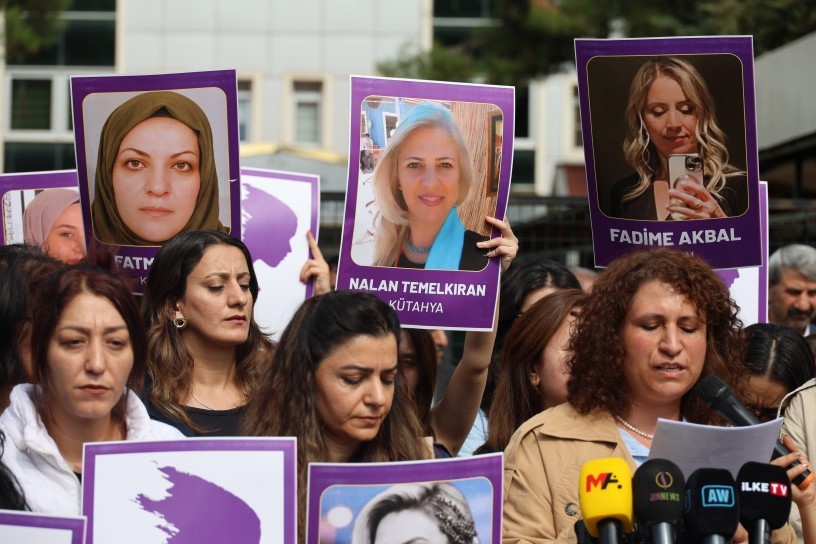 Diyarbakır’da ‘Kadın, Adalet ve Hafıza Nöbeti’: 9 kadının hikayesi okundu