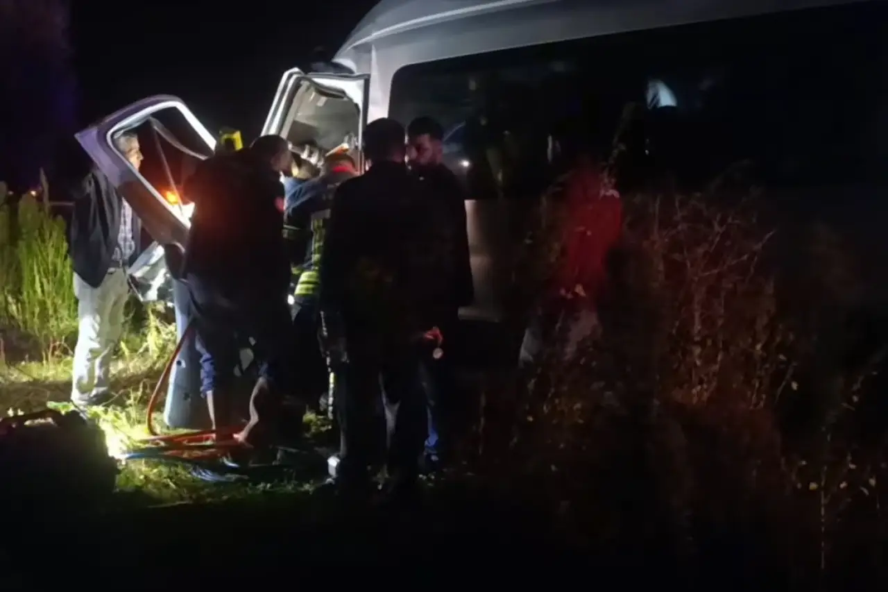 Kayseri’de işçi servisleri ile kepçe çarpıştı: 1 ölü, 15 yaralı
