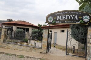 Mazıdağı’nda 10 yıl sonra yeniden: Kayyımın kapattığı kültür merkezi yeniden hizmete açıldı