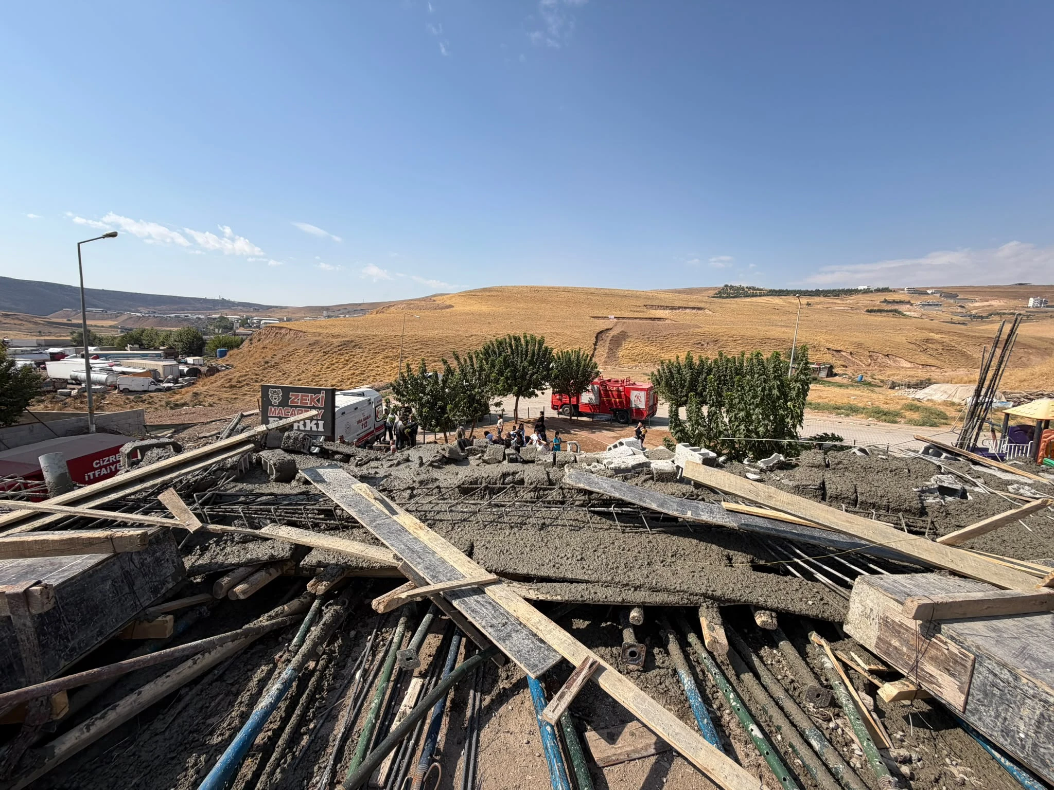 Cizre’de inşaat çöktü: 5 işçi yaralandı