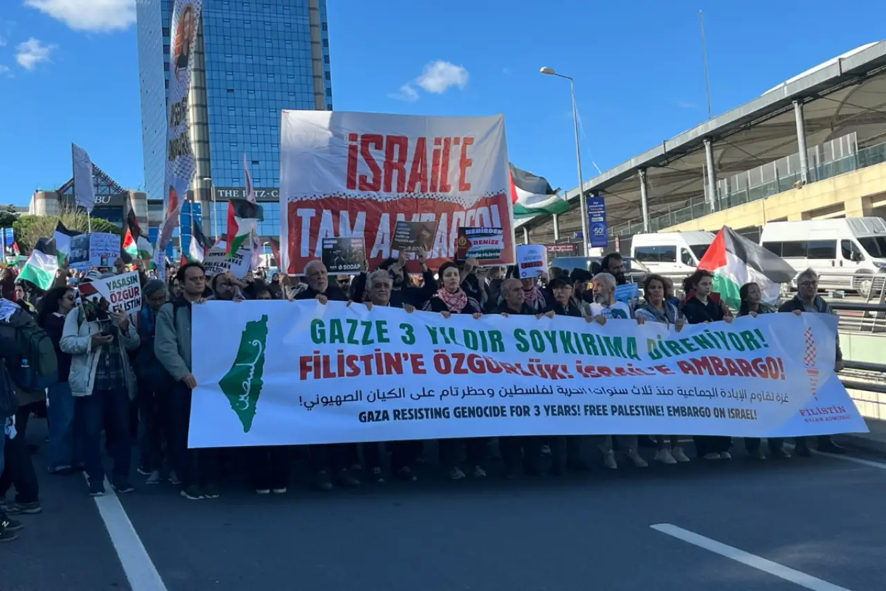 7 Ekim’in 3’üncü yılında: Taksim’den Dolmabahçe’ye Filistin yürüyüşü