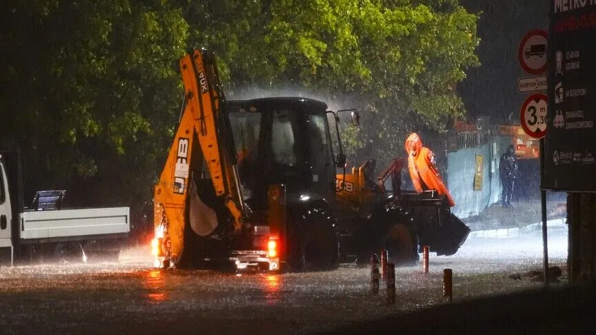 İstanbul’da su birikintisine basan 14 yaşındaki çocuk elektrik akımına kapılarak hayatını kaybetti